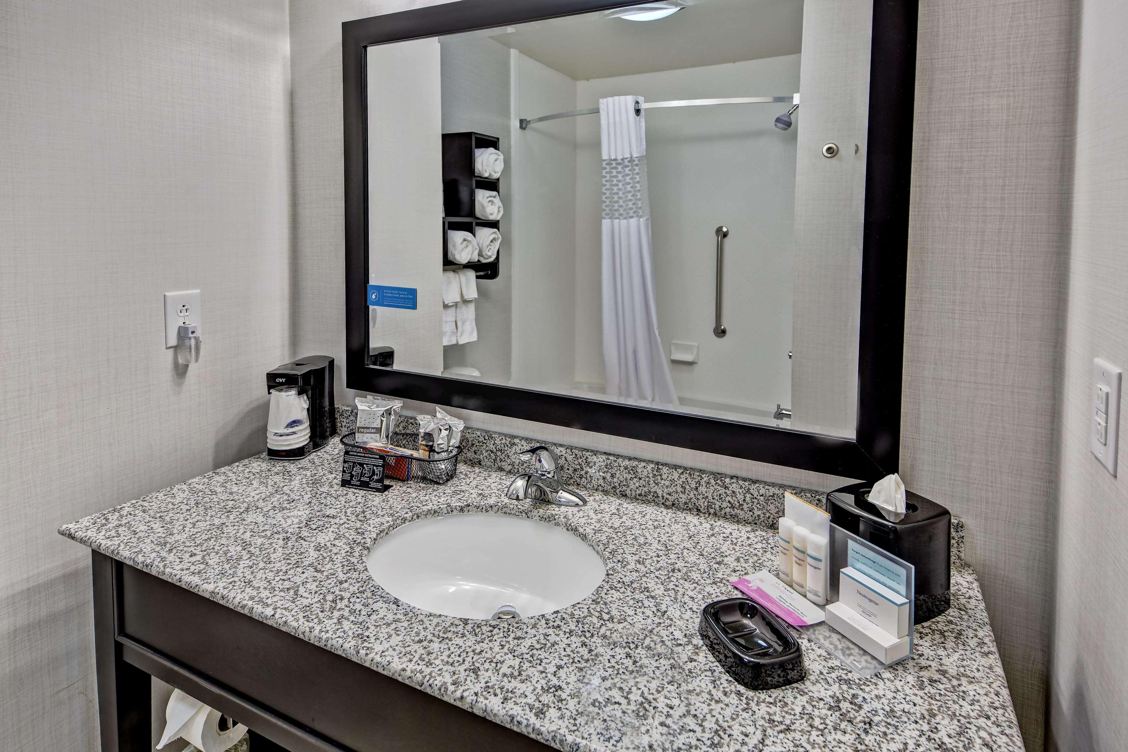 Hampton Inn Indianola מראה חיצוני תמונה